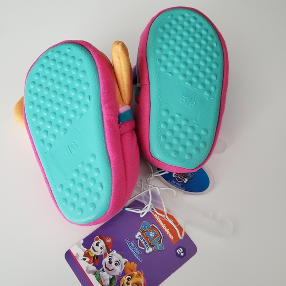 🆕️Toddler Paw Patrol Slippers Size 5/6 - Picture 2 of 2